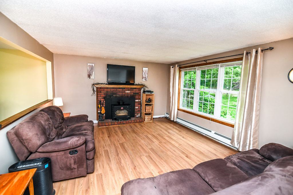 15 Fordway Road, Unit B Raymond, NH 03077 - Photo 2 of 27