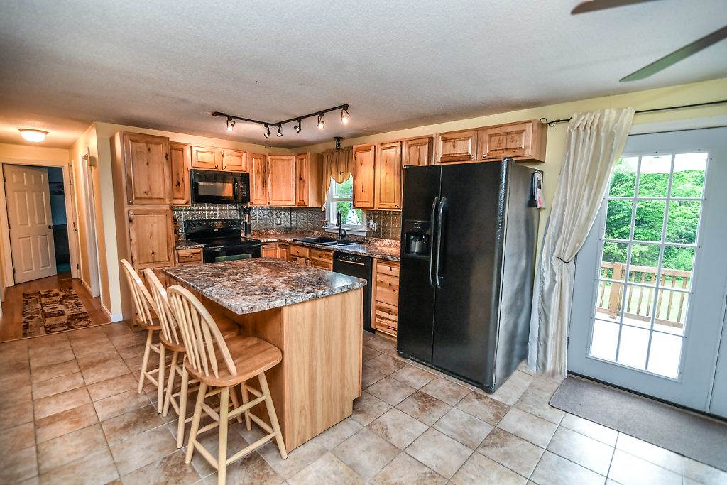 15 Fordway Road, Unit B Raymond, NH 03077 - Photo 6 of 27