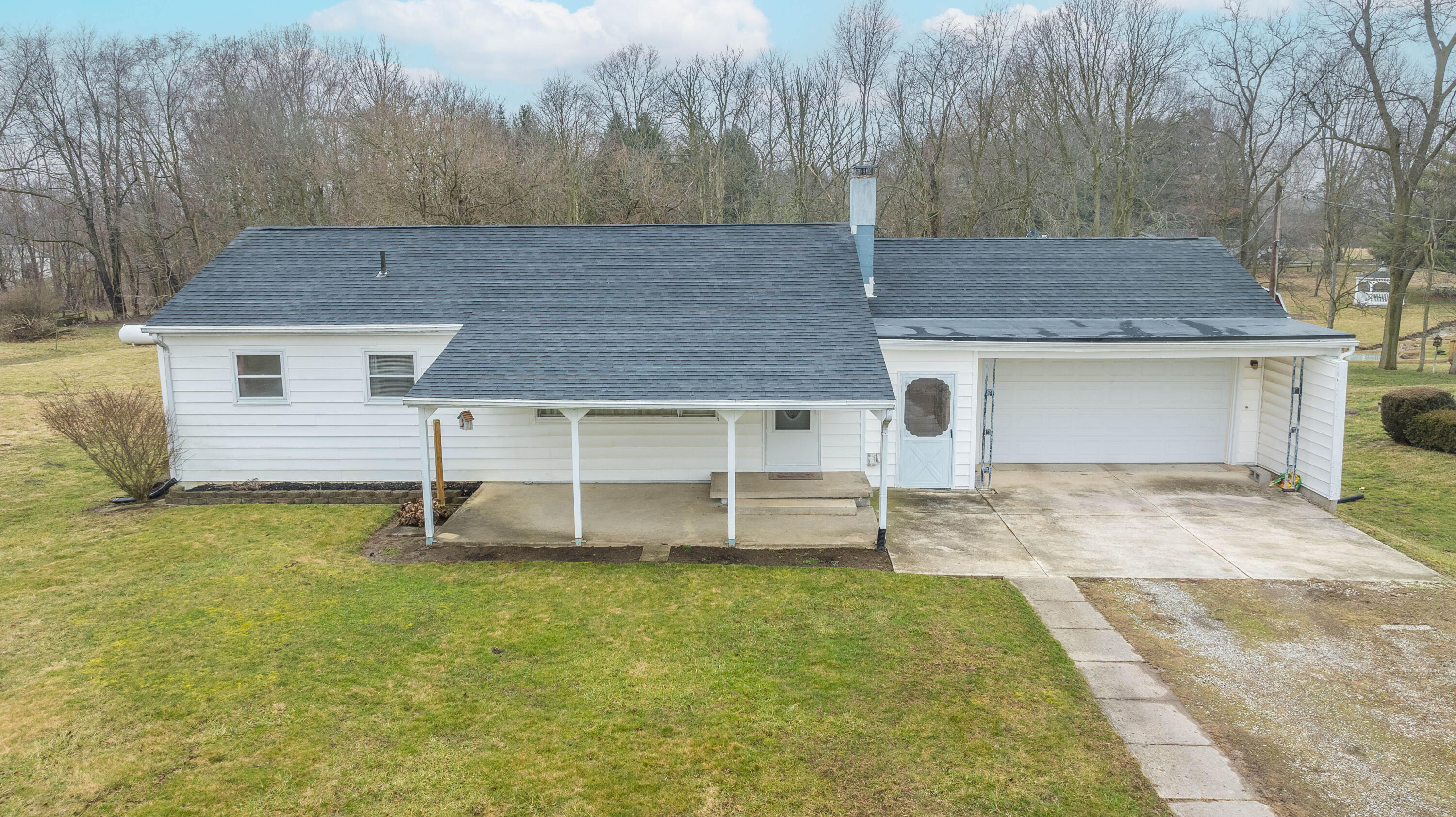 6067 Pasco-Montra Road Sidney, OH 45365 - Photo 5 of 33