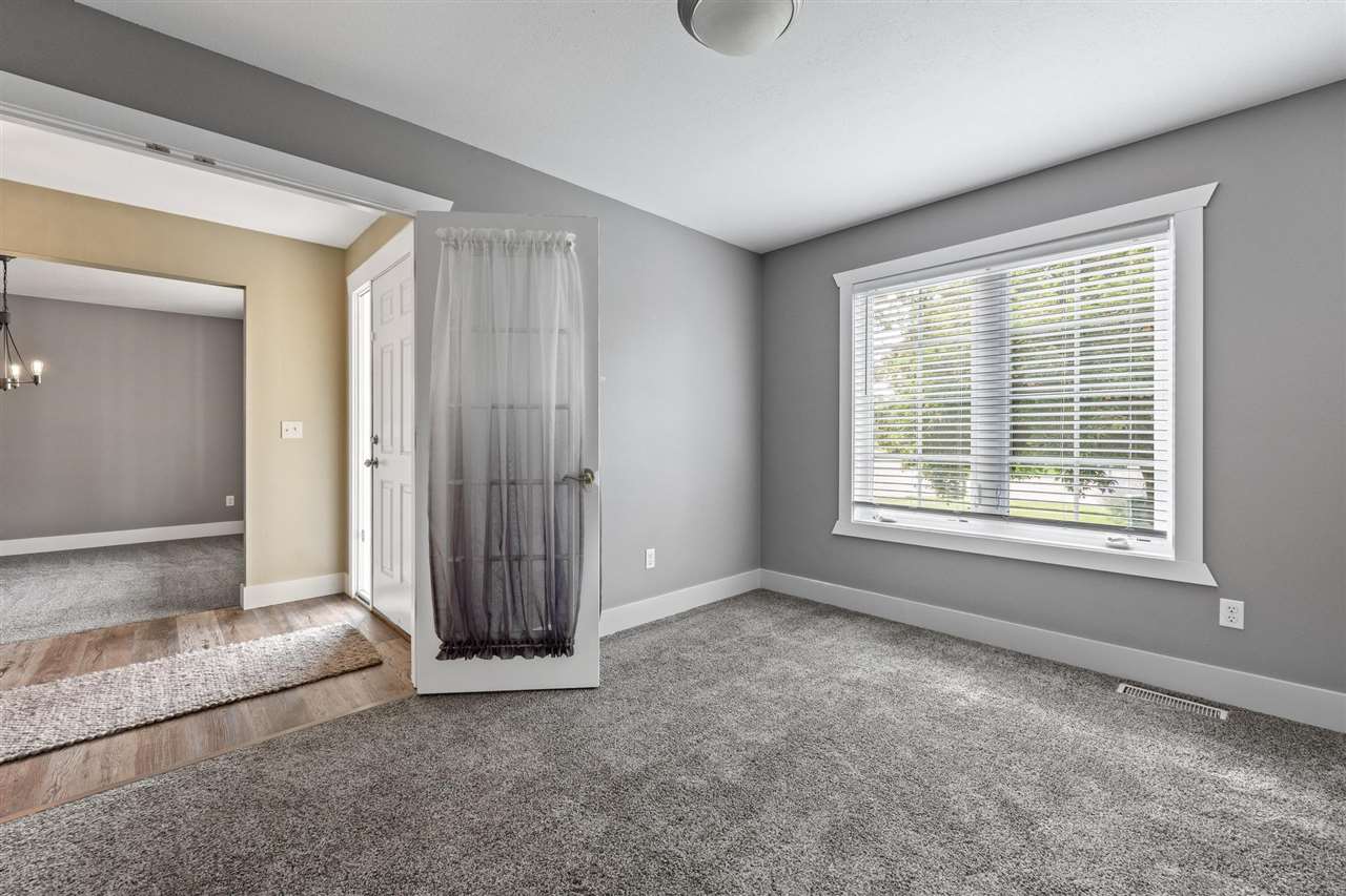 6908 Rolling Ridge Court Southwest Cedar Rapids, IA 52404 - Photo 5 of 30 Gallery Image 5