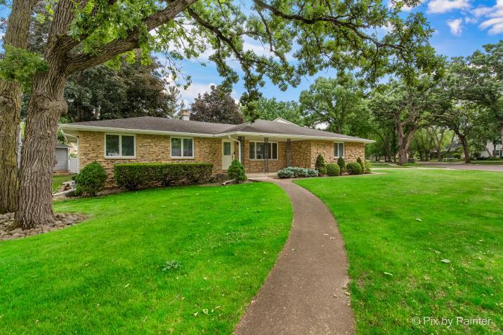 195 Westgate Drive Elgin, IL 60123 - Photo 2 of 39 a view of an house that has garden