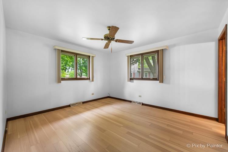 195 Westgate Drive Elgin, IL 60123 - Photo 23 of 39 a view of an empty room with a window