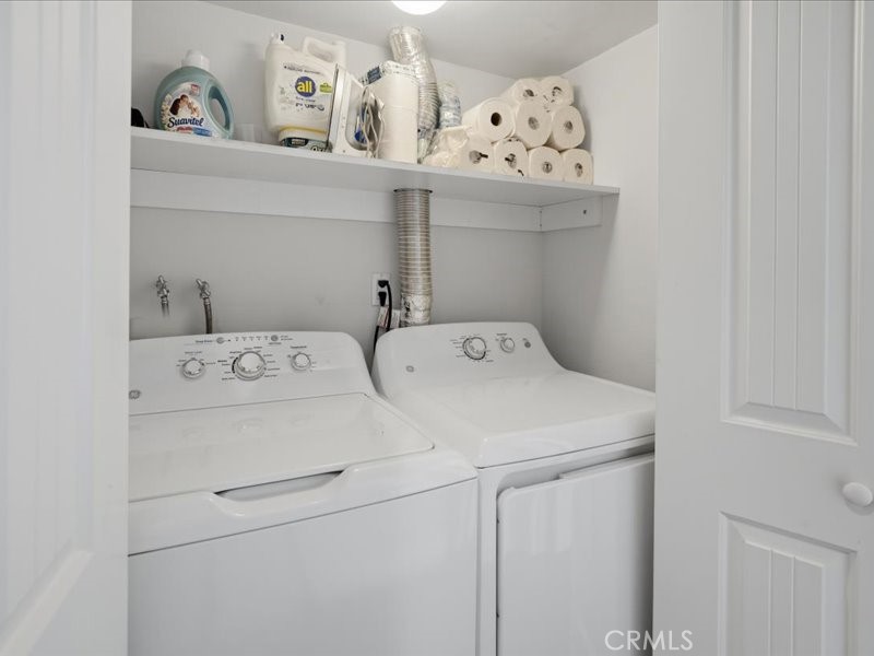 9735 Vía Roma Burbank, CA 91504 - Photo 25 of 36