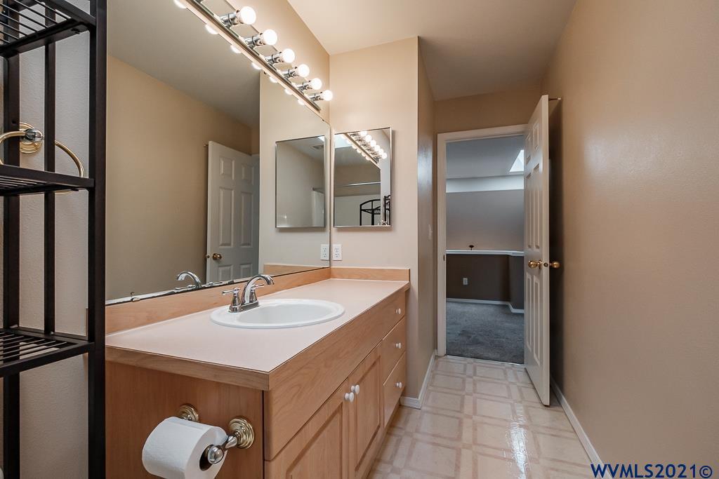 1612 Southwest Elk Circle, Unit CL Albany, OR 97321 - Photo 33 of 39 Gallery Image 33
