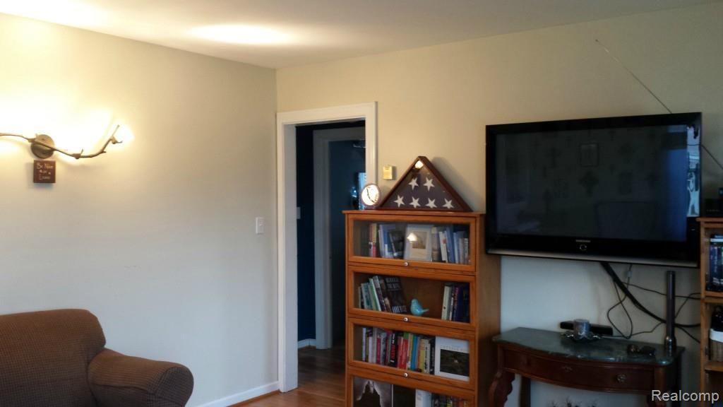 25544 Graham Road Redford, MI 48239 - Photo 3 of 16 35544 GRAHAM 008.jpg