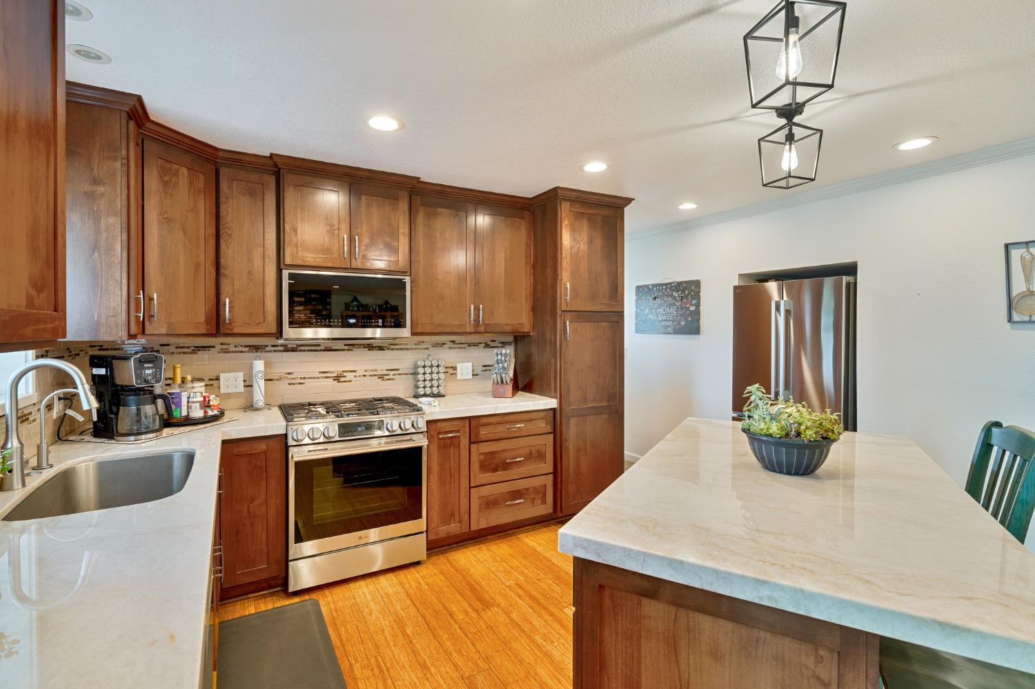 8655 Bader Road Elk Grove, CA 95624 - Photo 18 of 91 Gallery Image 18