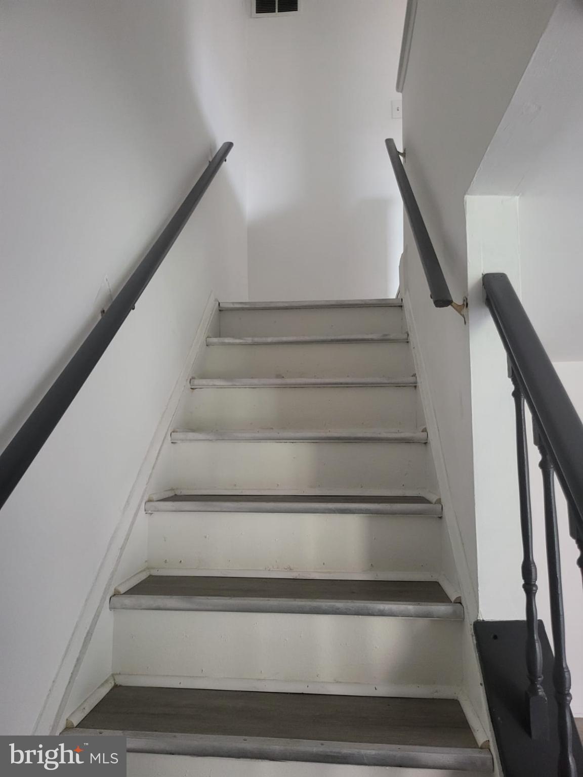 1129 Willinger Court Baltimore, MD 21202 - Photo 8 of 26 a view of entryway