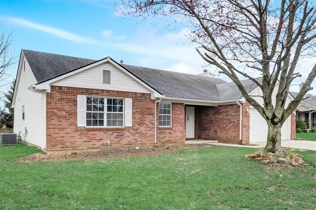 1050 Oak Leaf Road Franklin, IN 46131 - Photo 12 of 36 Gallery Image 12