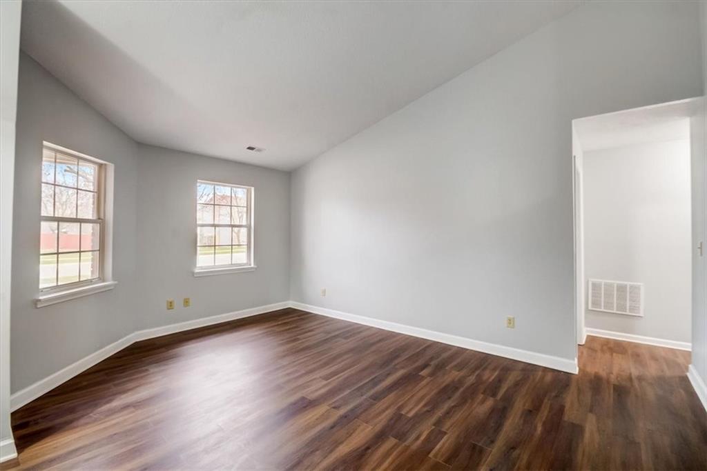 1050 Oak Leaf Road Franklin, IN 46131 - Photo 4 of 36 Gallery Image 4
