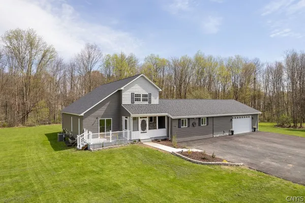 $599,000 | 817 Fyler Road, Kirkville, NY 13082