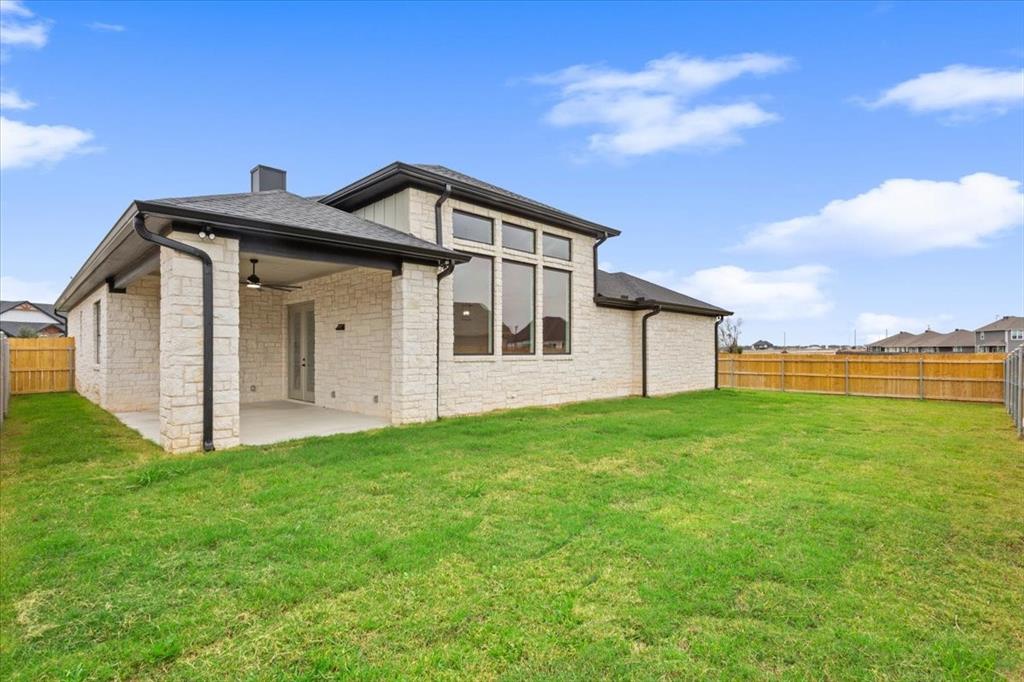 959 Gallant Fox Hewitt, TX 76643 - Photo 33 of 38 a view of a back yard of the house