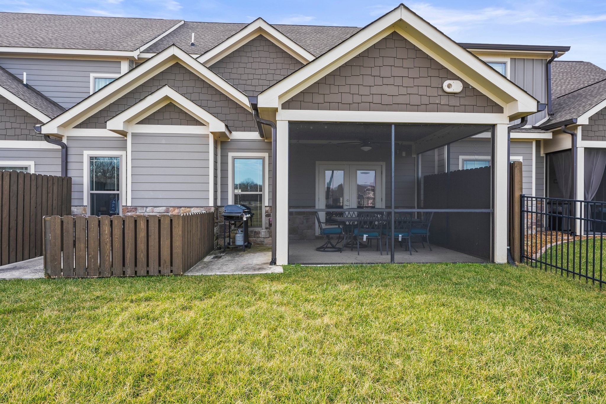105 Island Way Winchester, TN 37398 - Photo 2 of 41 a view of a house with a yard and porch