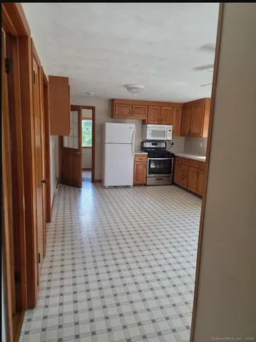 $1,990 | 985 Slater Road, Unit 2, New Britain, CT 06053