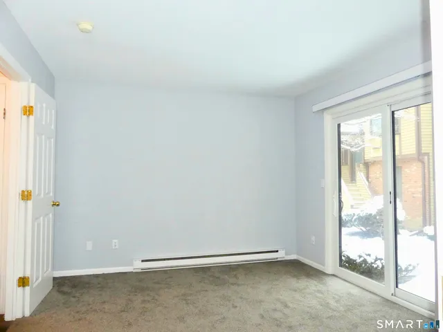 $3,300 | 8 Oakwood Avenue, Unit D6, Norwalk, CT 06850