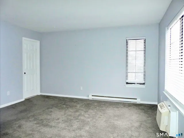 $3,300 | 8 Oakwood Avenue, Unit D6, Norwalk, CT 06850