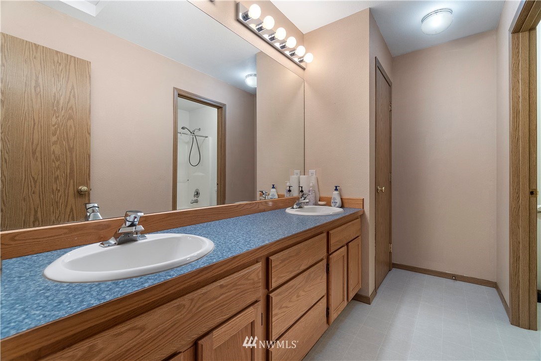 8531 178th Avenue Southwest Rochester, WA 98579 - Photo 31 of 40