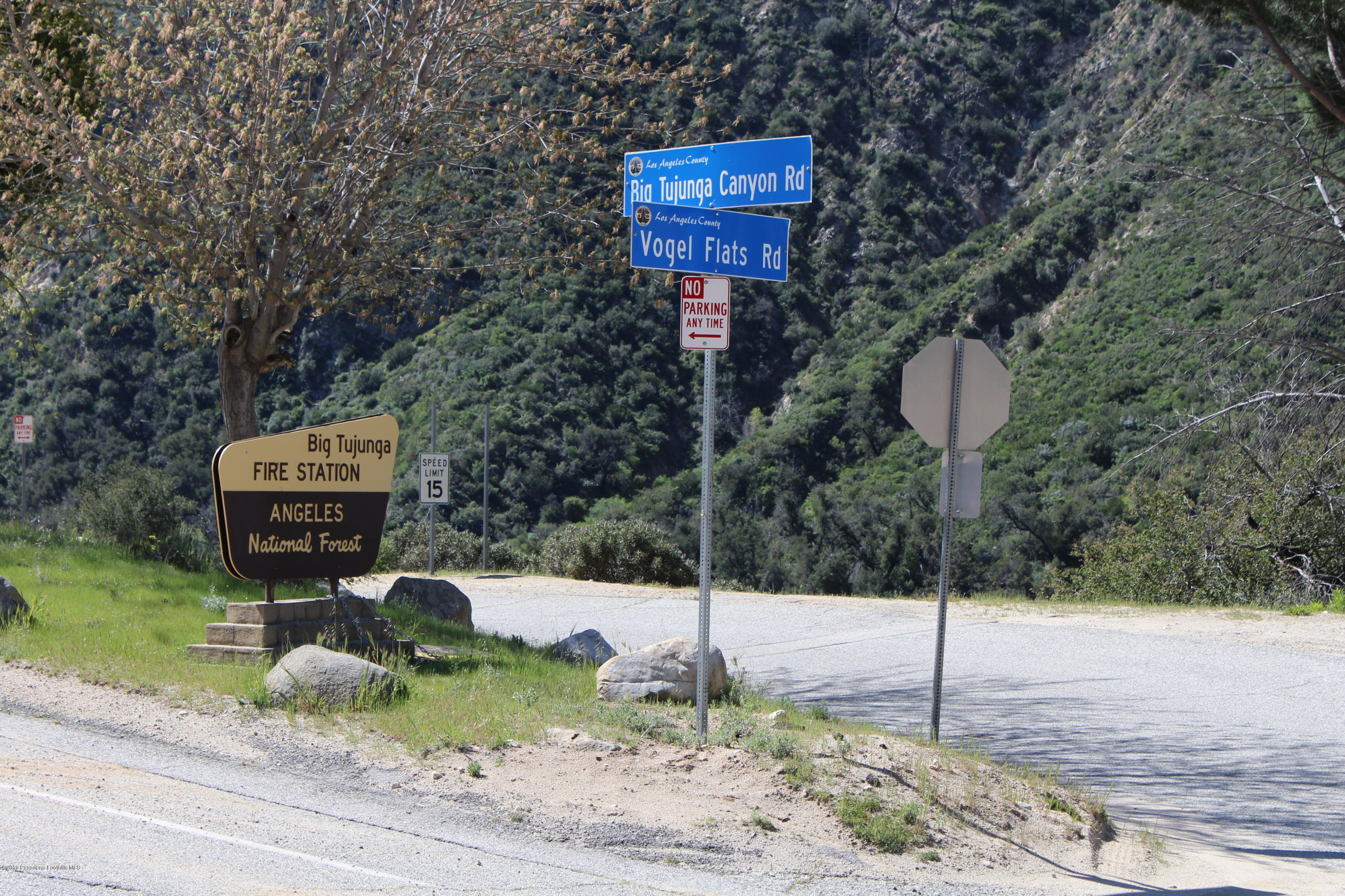 2300 Stonyvale Road Tujunga, CA 91042 - Photo 3 of 15 a sign that is on the side of a road