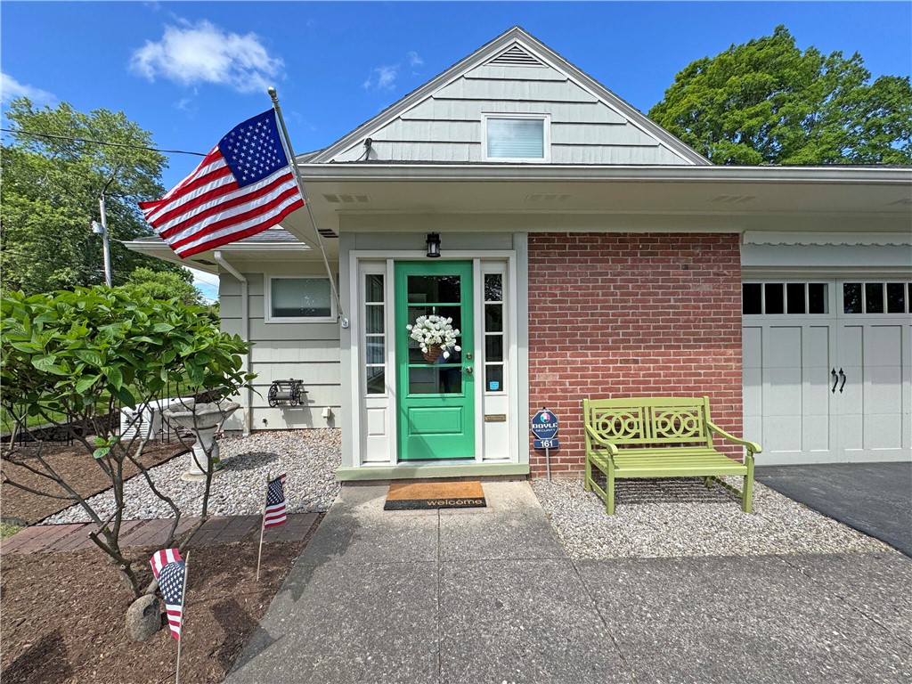 161 Danbury Circle South Brighton, NY 14618 - Photo 4 of 50