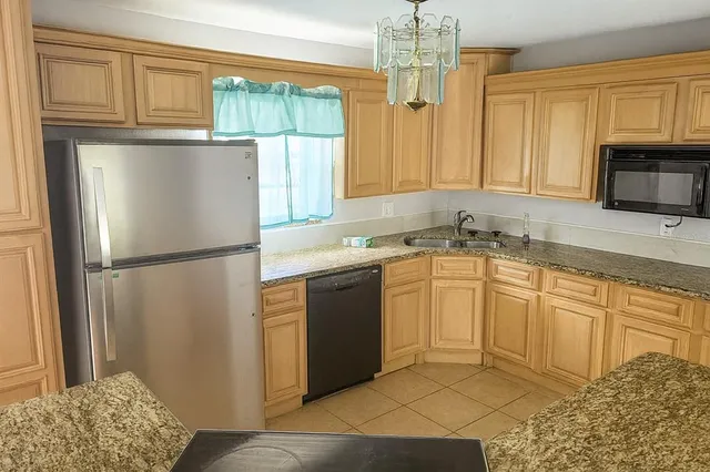 $186,900 | 200 Country Club Drive, Unit 1302, Largo, FL 33771