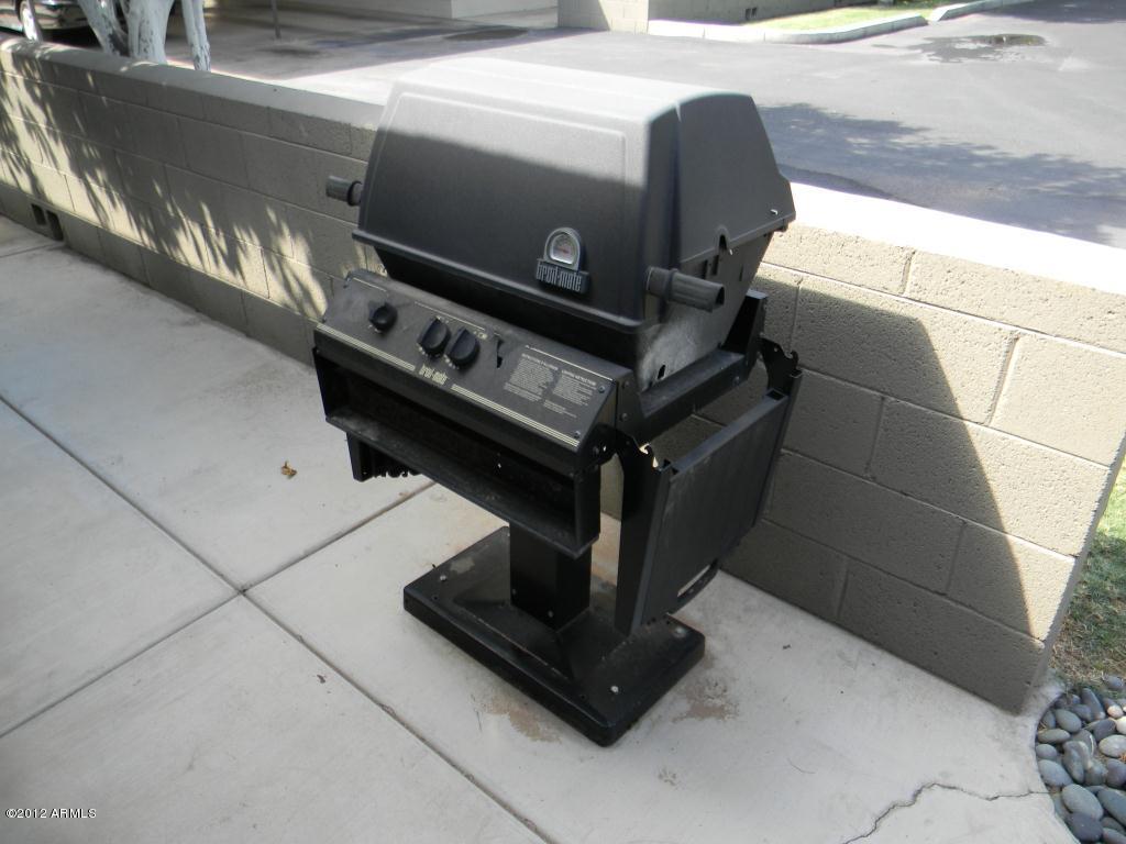 1219 East Colter Street, Unit 12 Phoenix, AZ 85014 - Photo 18 of 20 Patio BBQ