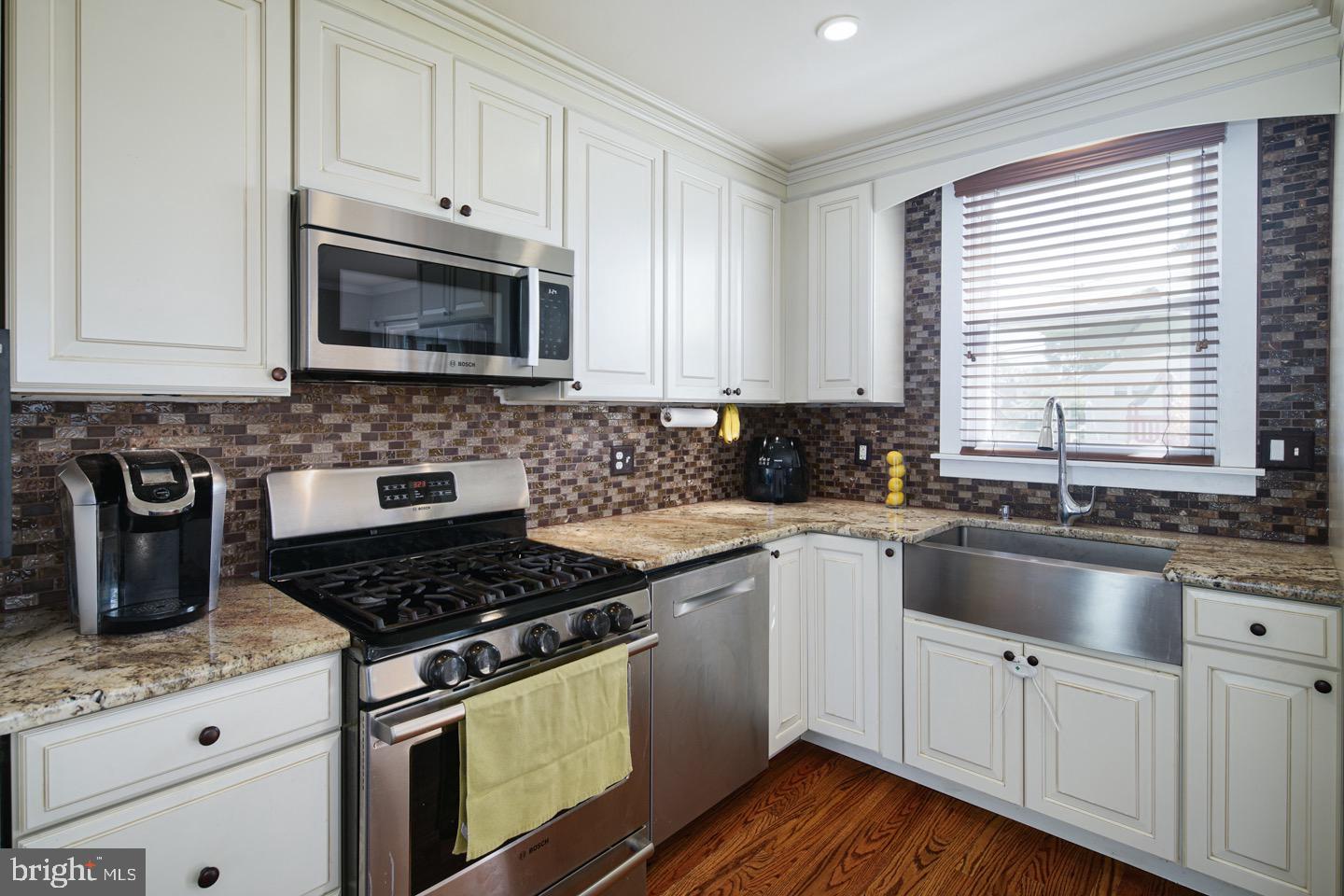 1032 Windsor Road Warminster, PA 18974 - Photo 17 of 26