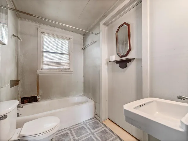 $595,000 | 8418 Highway 29, Alexandria, MN 56308