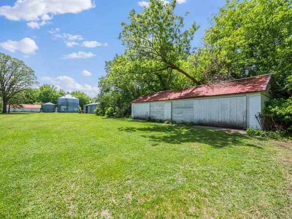 $595,000 | 8418 Highway 29, Alexandria, MN 56308