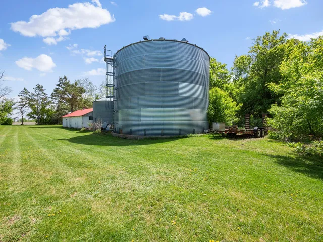 $595,000 | 8418 Highway 29, Alexandria, MN 56308