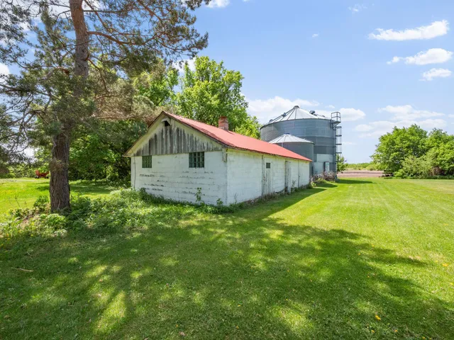 $595,000 | 8418 Highway 29, Alexandria, MN 56308