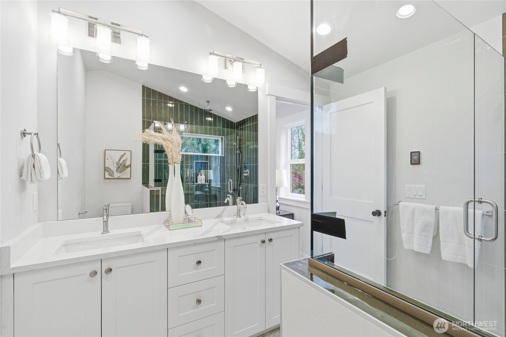 8815 Densmore Avenue North, Unit B Seattle, WA 98103 - Photo 12 of 17