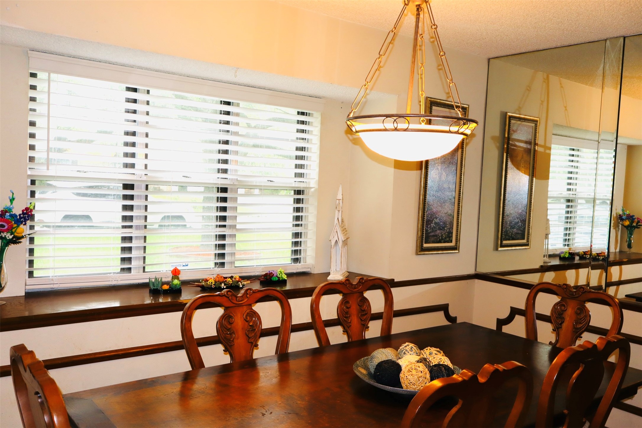 1108 Easy Street Rosenberg, TX 77471 - Photo 10 of 28 a bathroom with a tub a sink and a window