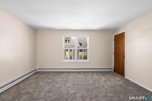 $1,900 | 35 Woodlawn Avenue, Ansonia, CT 06401