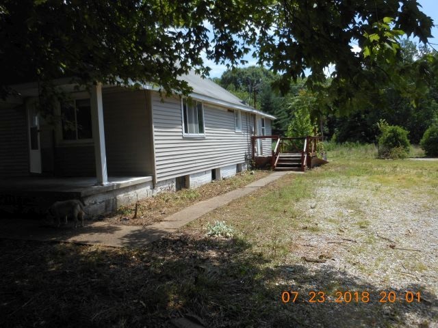 1044 South Yankeetown Road Boonville, IN 47601 - Photo 3 of 14 Gallery Image 3