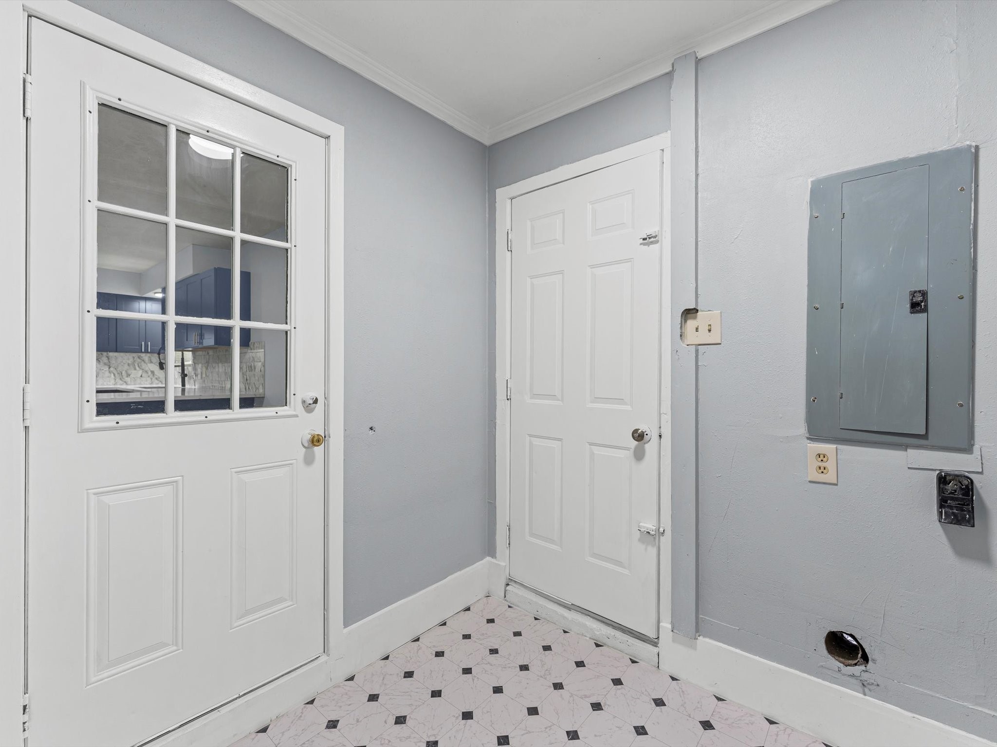 10918 Ritow Street Houston, TX 77089 - Photo 17 of 26 a bathroom with a sink and a shower