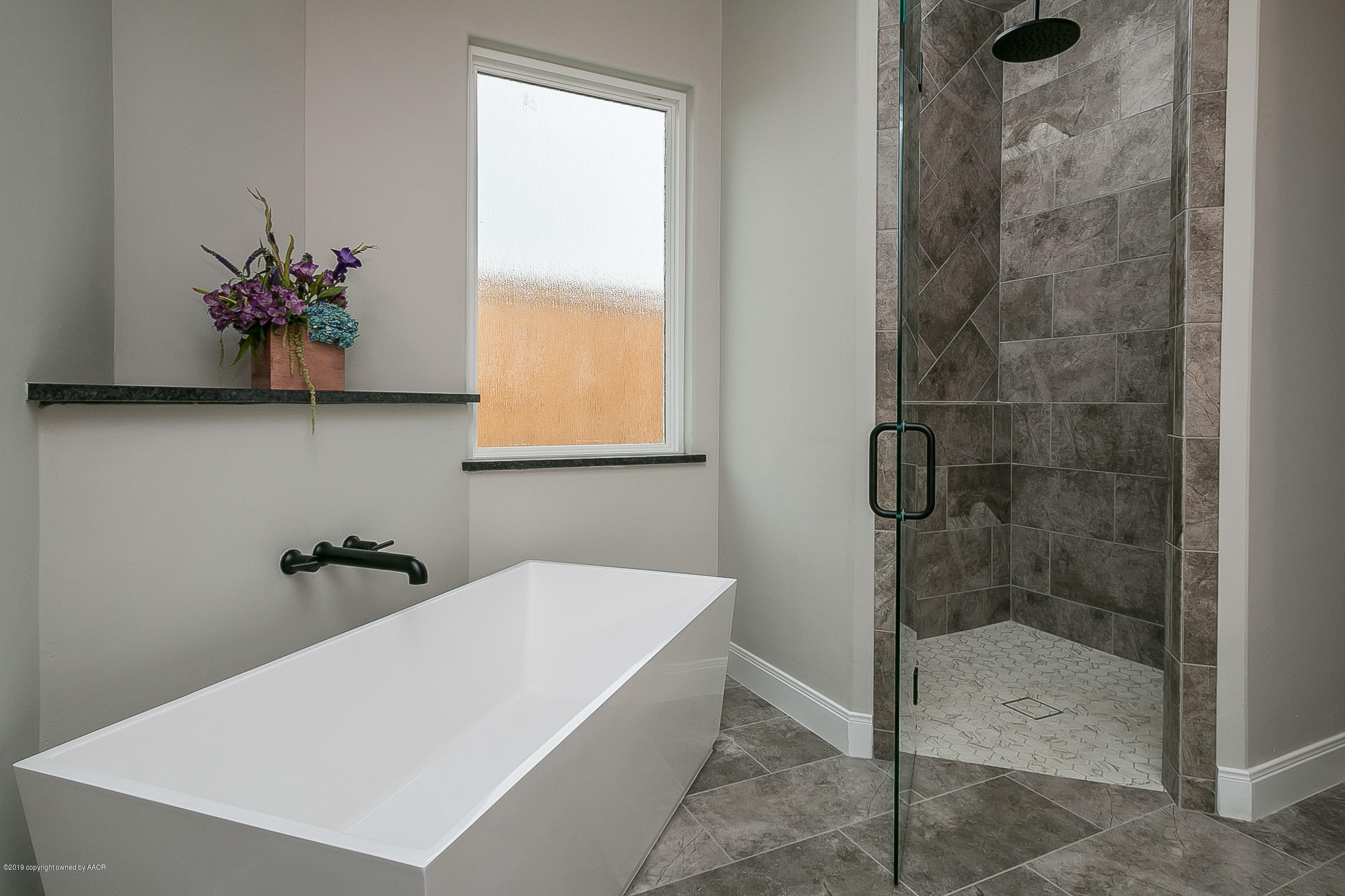 6206 Bay Ridge Amarillo, TX 79119 - Photo 21 of 35 020_Master Bath and Shower