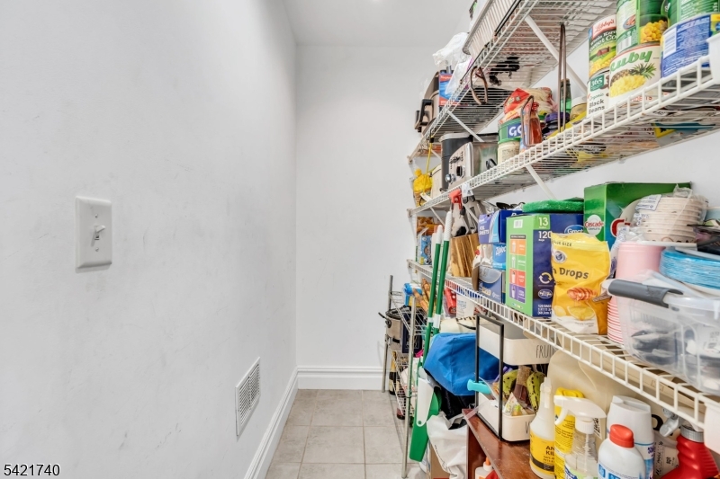 467 Summit Avenue Hackensack, NJ 07601 - Photo 17 of 46