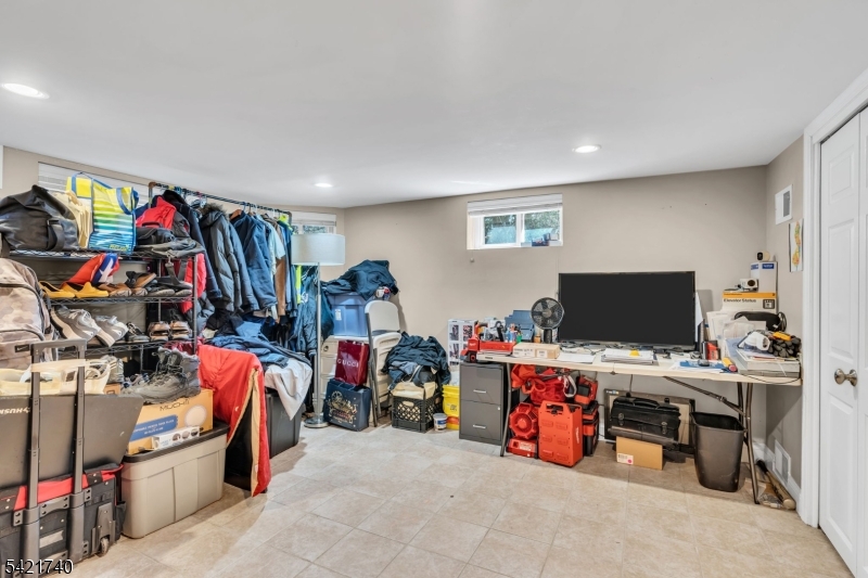 467 Summit Avenue Hackensack, NJ 07601 - Photo 32 of 46