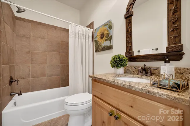 $750,000 | 224 Corsica Lane, Saluda, NC 28773