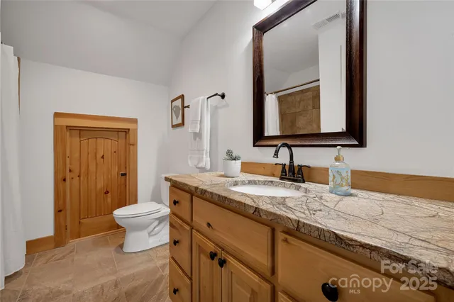 $750,000 | 224 Corsica Lane, Saluda, NC 28773