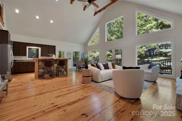 $750,000 | 224 Corsica Lane, Saluda, NC 28773