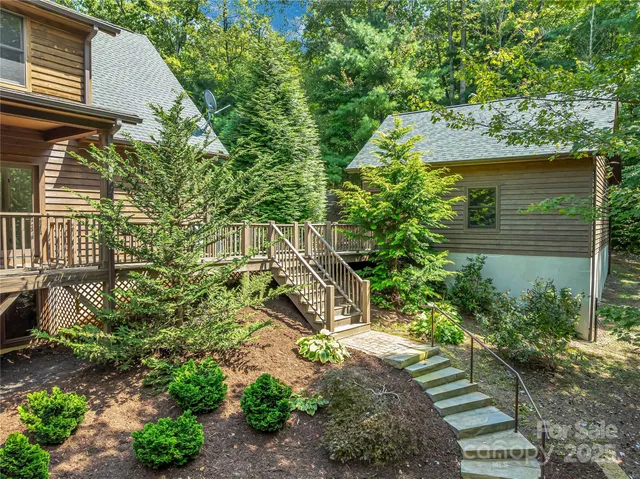 $750,000 | 224 Corsica Lane, Saluda, NC 28773