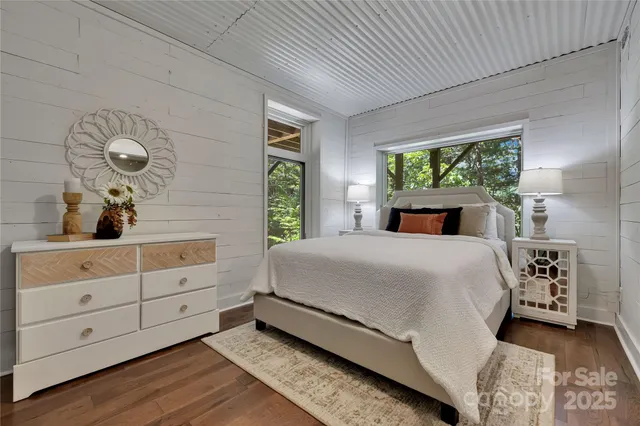 $750,000 | 224 Corsica Lane, Saluda, NC 28773