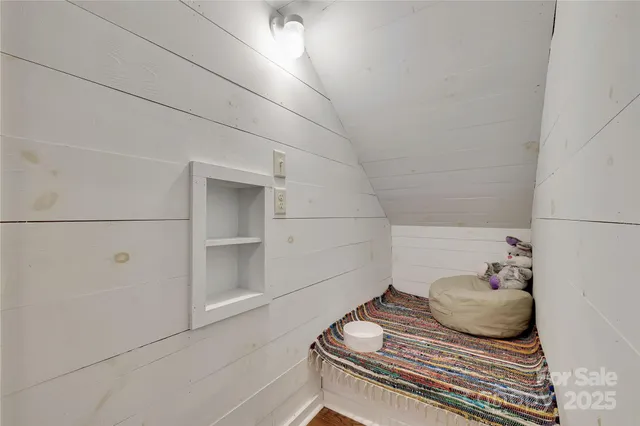 $750,000 | 224 Corsica Lane, Saluda, NC 28773