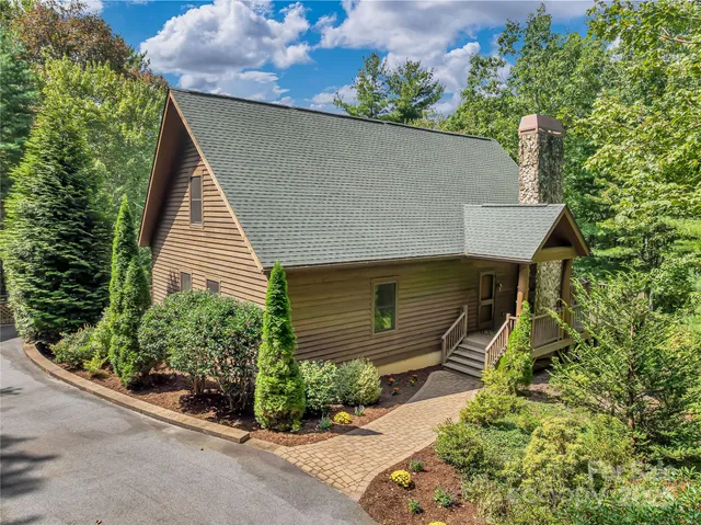 $750,000 | 224 Corsica Lane, Saluda, NC 28773