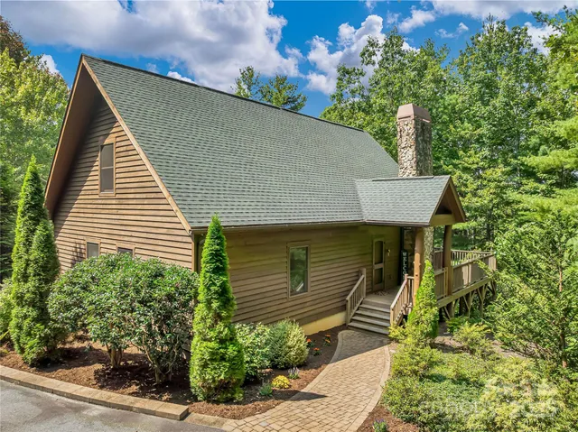 $750,000 | 224 Corsica Lane, Saluda, NC 28773