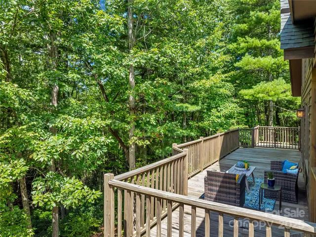 $750,000 | 224 Corsica Lane, Saluda, NC 28773