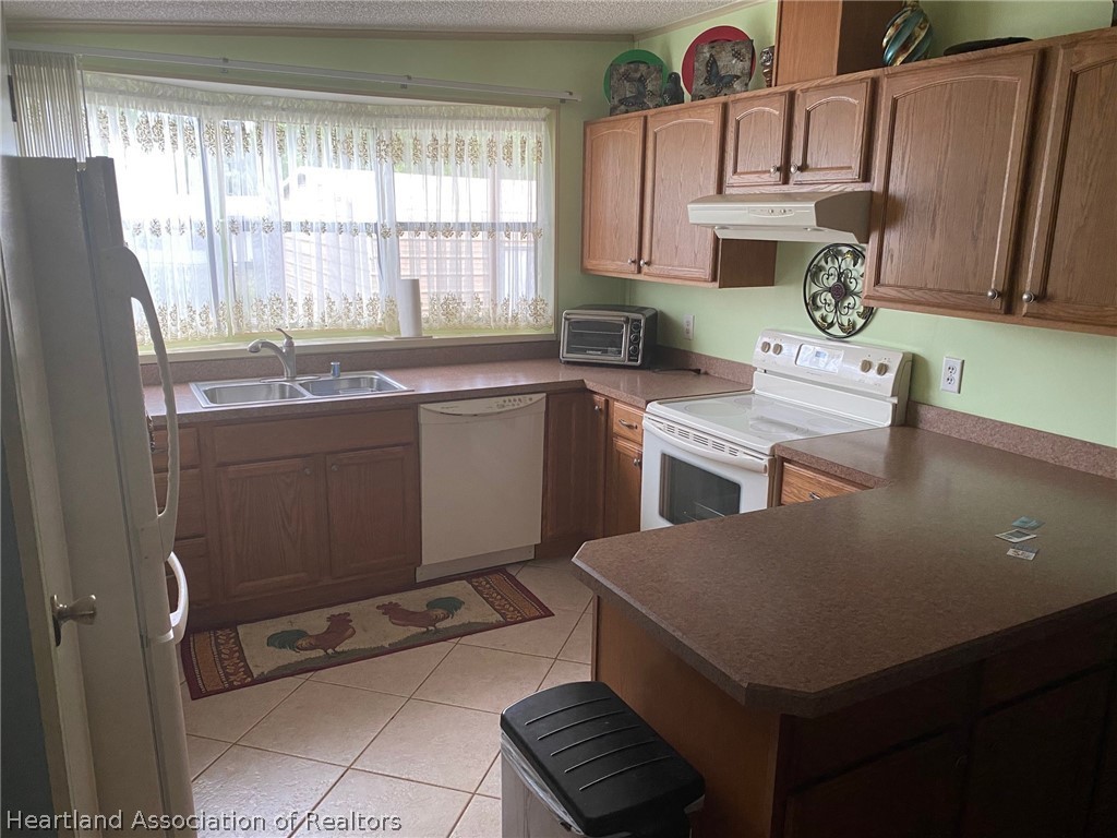1817 Shore Road Avon Park, FL 33825 - Photo 4 of 27 Gallery Image 4