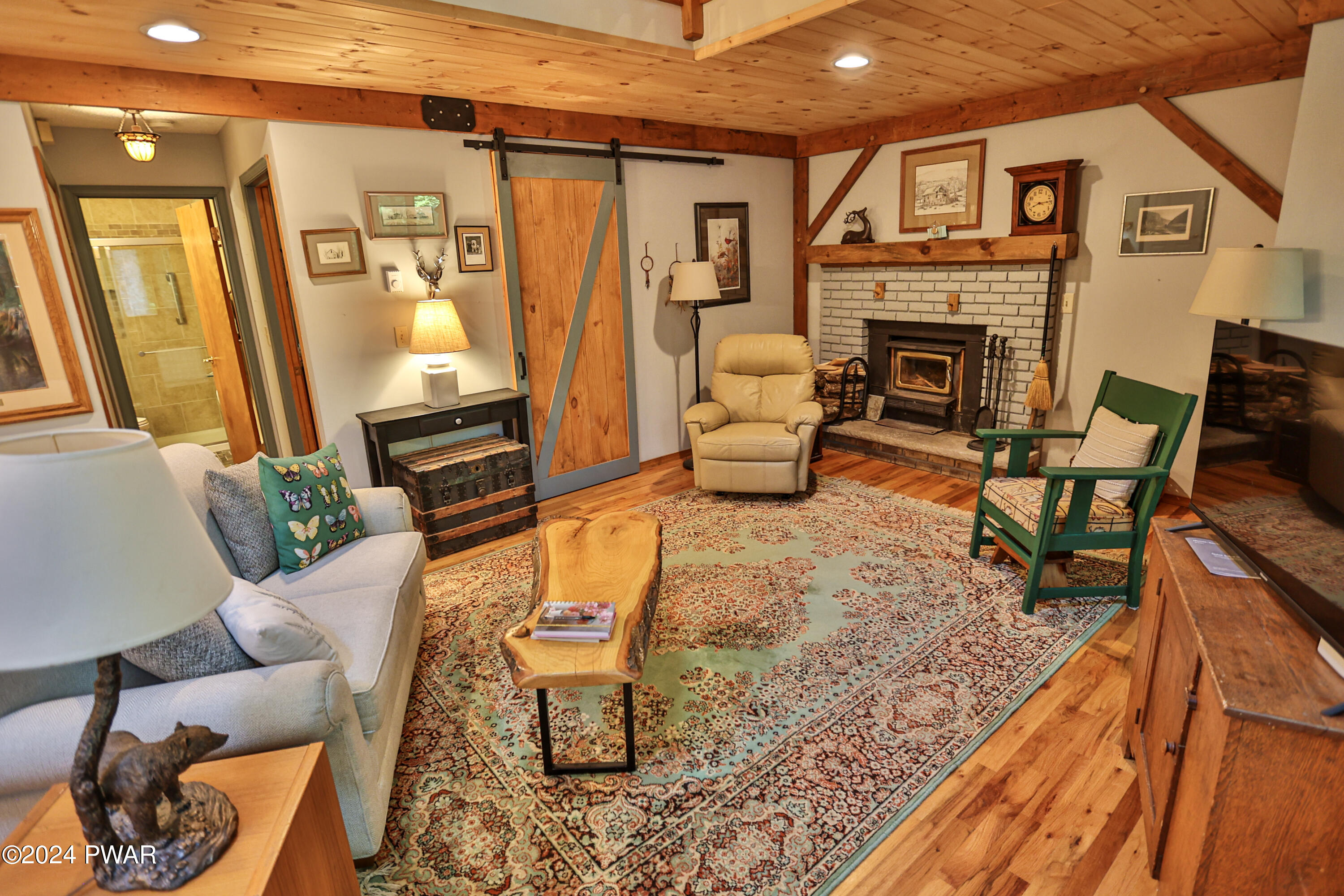 116 Chestnut Hill Road Shohola, PA 18458 - Photo 21 of 40 Living Room