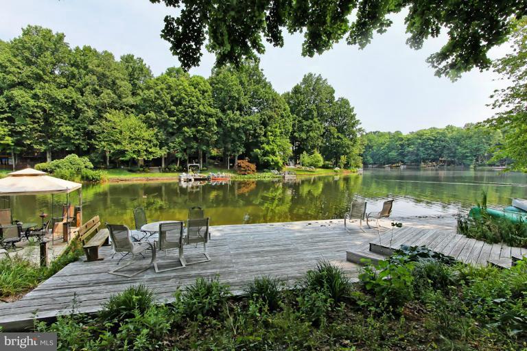 2044 Swans Neck Way Reston, VA 20191 - Photo 11 of 30 Enjoy Watching Turtles and Ducks from Cluster Dock