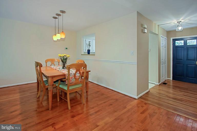 2044 Swans Neck Way Reston, VA 20191 - Photo 14 of 30 Hardwood Floors on Main Level